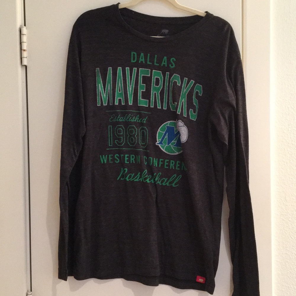 Men’s long sleeve shirt